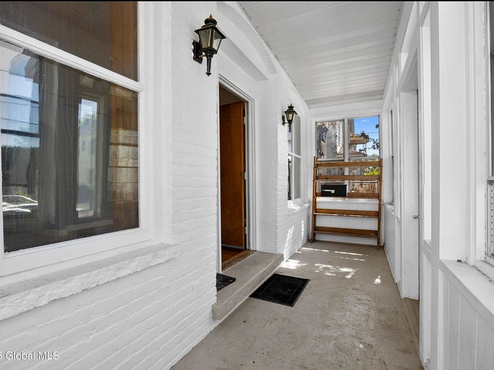 1st image of 9 Archibald St Floor 1