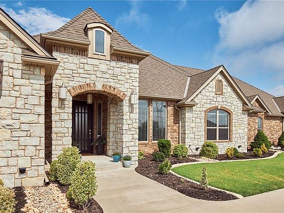 4th image of 11701 Mallorca Dr