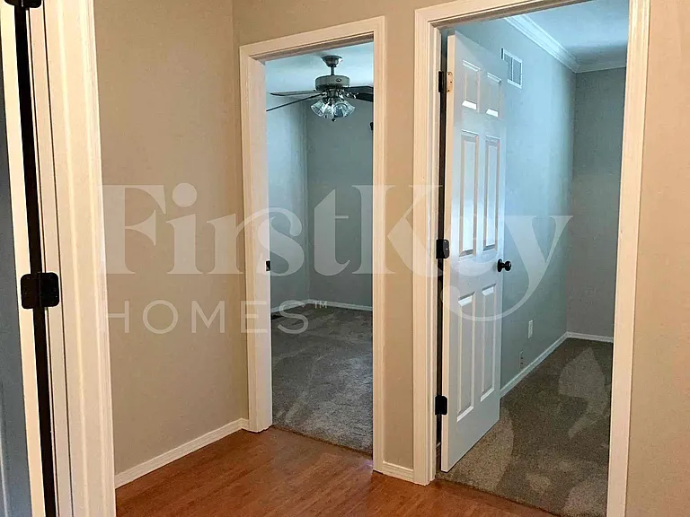 1037 Pegasus Cir — Photo 18