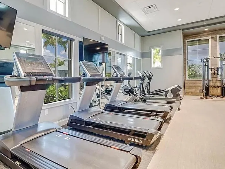 9134 Cayman Dr — Photo 29