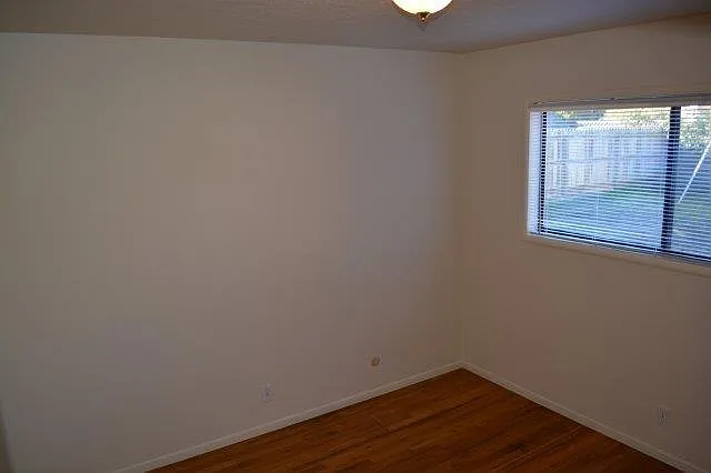 1718 Linton Ave — Photo 17