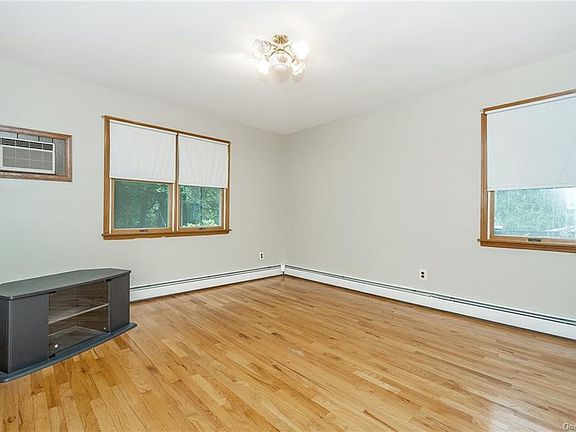 5th image of 1-91 Holland St #1