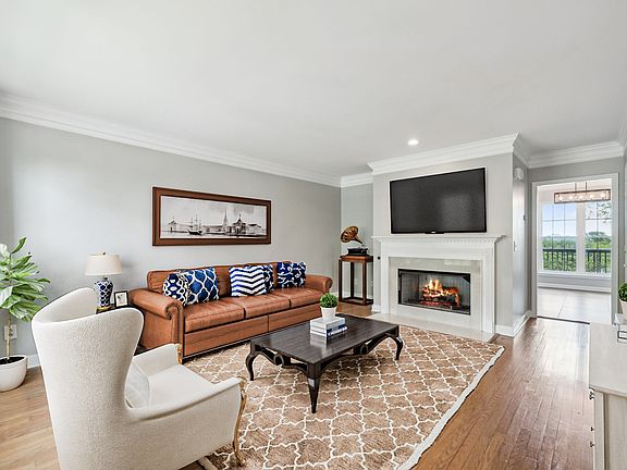 3rd image of 1621 Brentwood Pointe