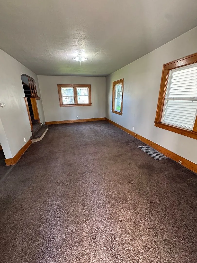 330 W Rudisill Blvd. — Photo 2