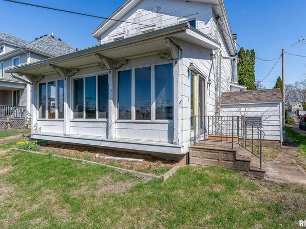 1806 E 12th St, Davenport, IA 52803