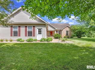 1327 Oak Leaf Ln, Washington, IL 61571