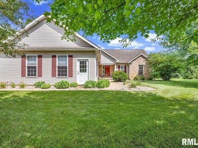 1327 Oak Leaf Ln, Washington, IL, 61571
