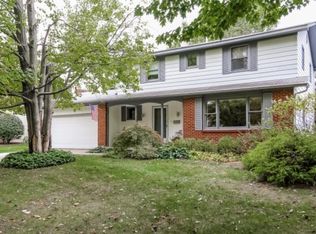 1635 Oxford Rd SE, East Grand Rapids, MI