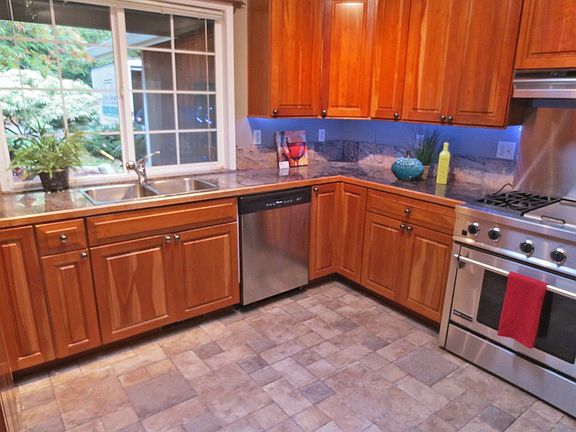 3rd image of 6410 Tralee Dr NW