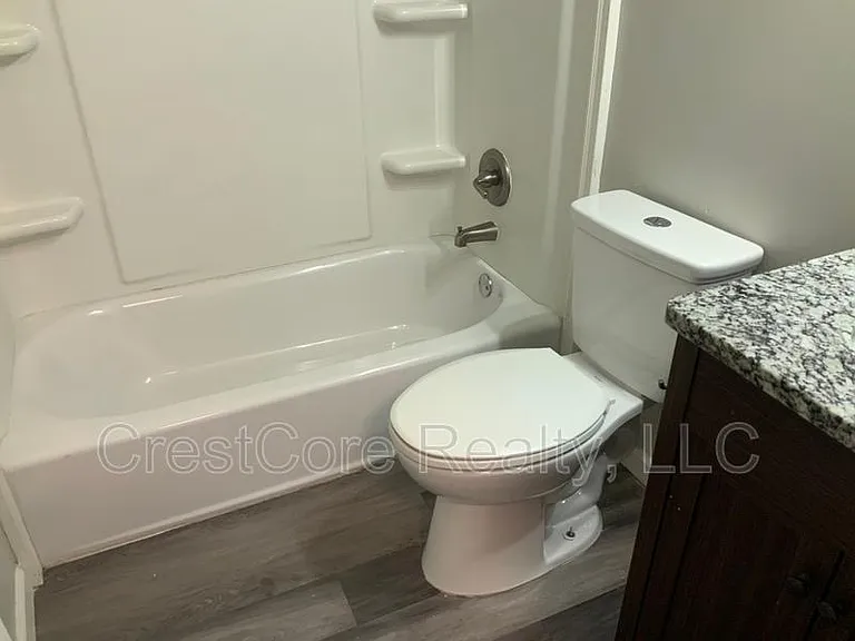 842 Pendleton St — Photo 7