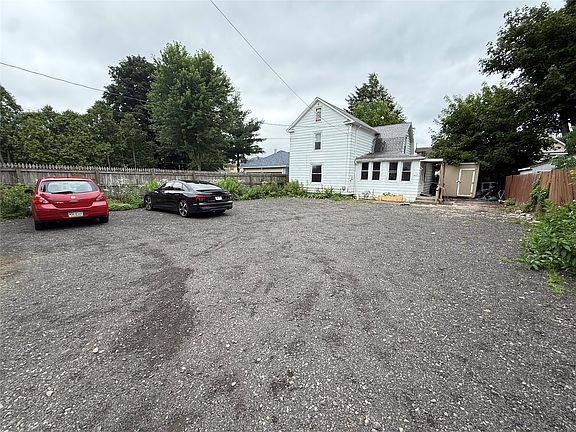 3rd image of 412 Adams Ave