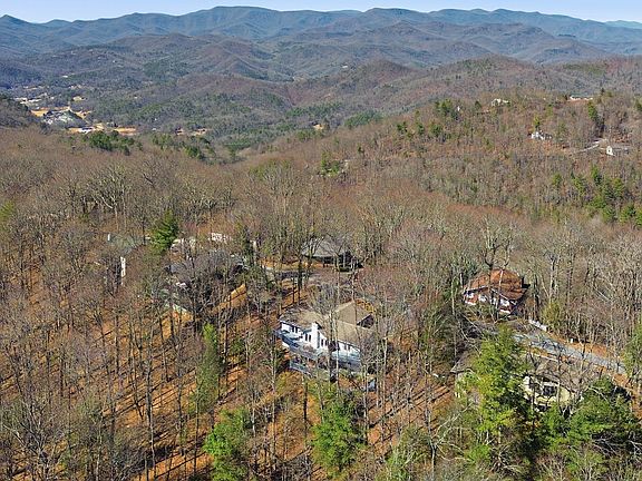 5th image of 137 Pleasant Mountain Dr