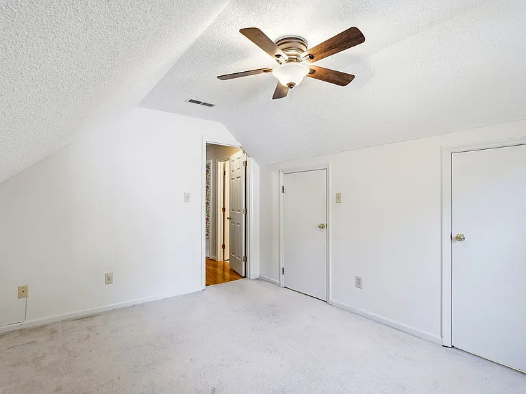 1424 Brookwood Dr — Photo 40