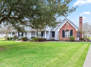 1042 Banker Rd, Saint Martinville, LA 70582