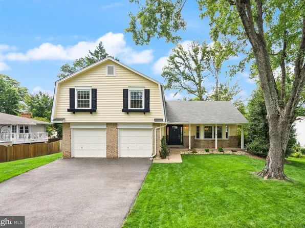 8906 Tailcoat Ct, Springfield, VA 22153