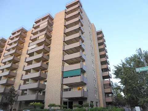 700 N Washington St — Photo 40