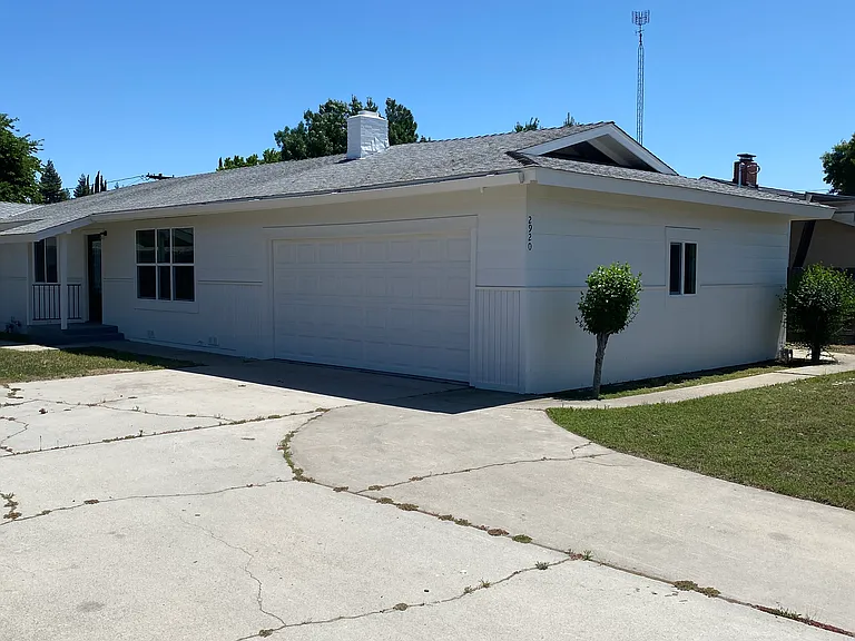 2920 Franklin Rd — Photo 2