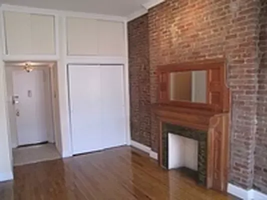 Rented by BLU Real Estate | media 9