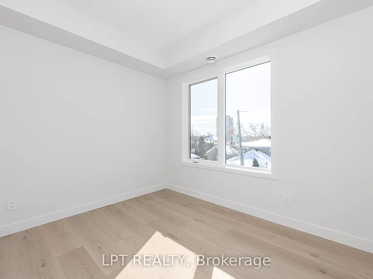 319 Shakespeare St #9 — Photo 12