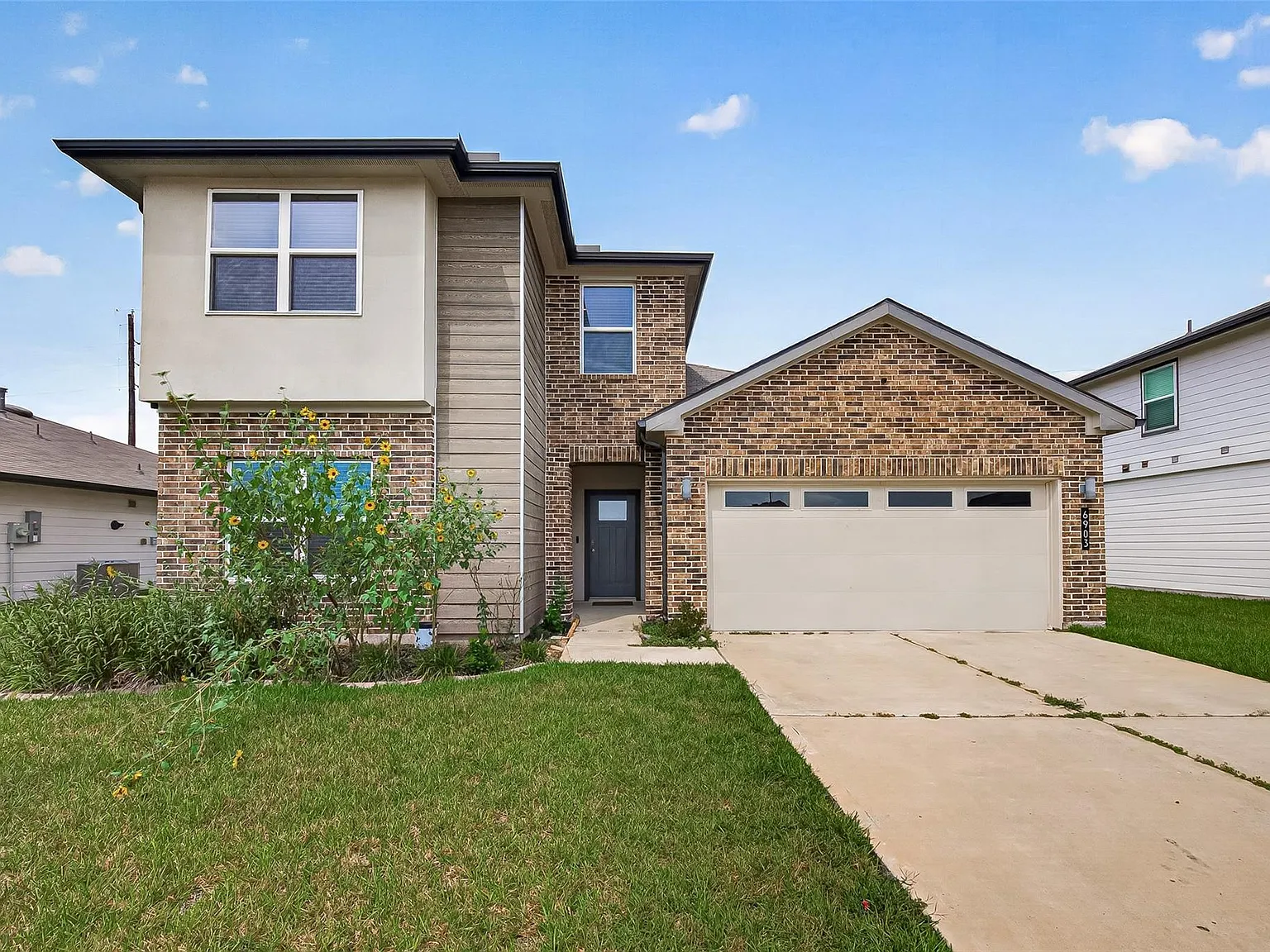 4 bed, 3.0 bath, 2197 sqft, $2,400 — Photo 3