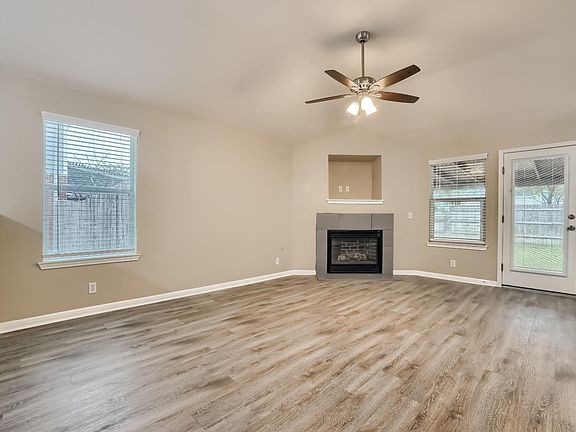 4th image of 805 Camino Real Dr