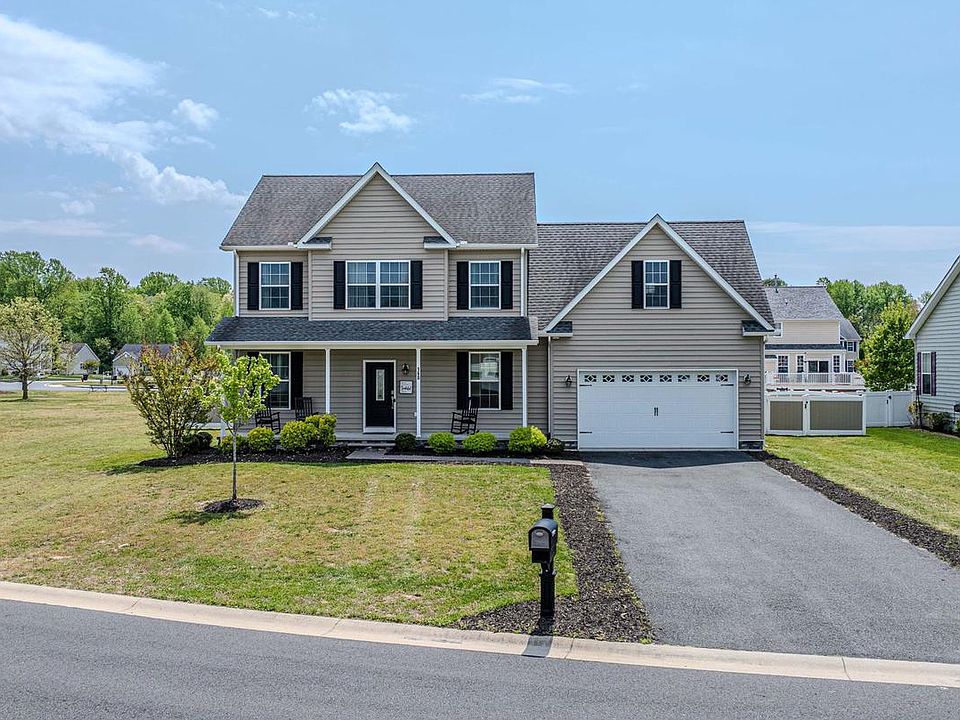 1st image of 160 Ponds Edge Dr