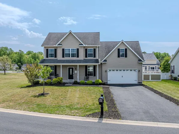 160 Ponds Edge Dr, Felton, DE 19943