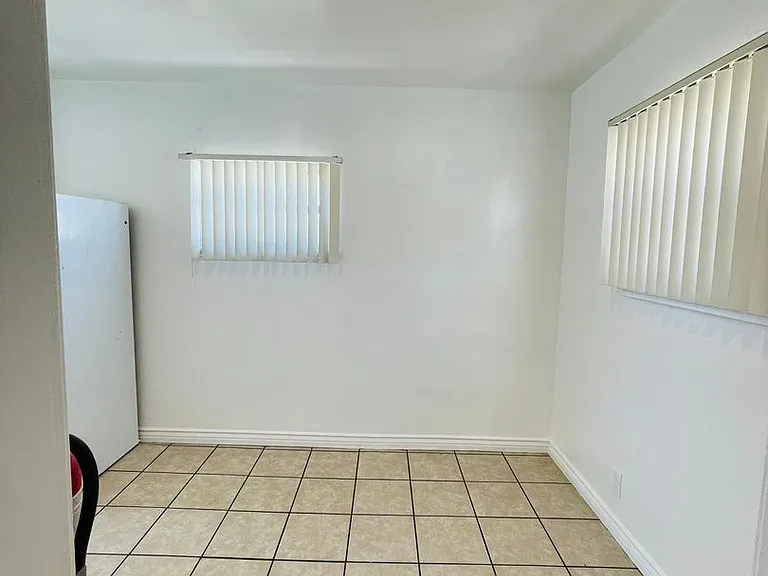 158 N Ventura Ave — Photo 19