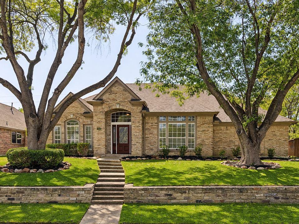 1st image of 821 Shorewood Dr