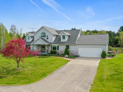 201 Country Ct, Houghton Lake, MI, 48629