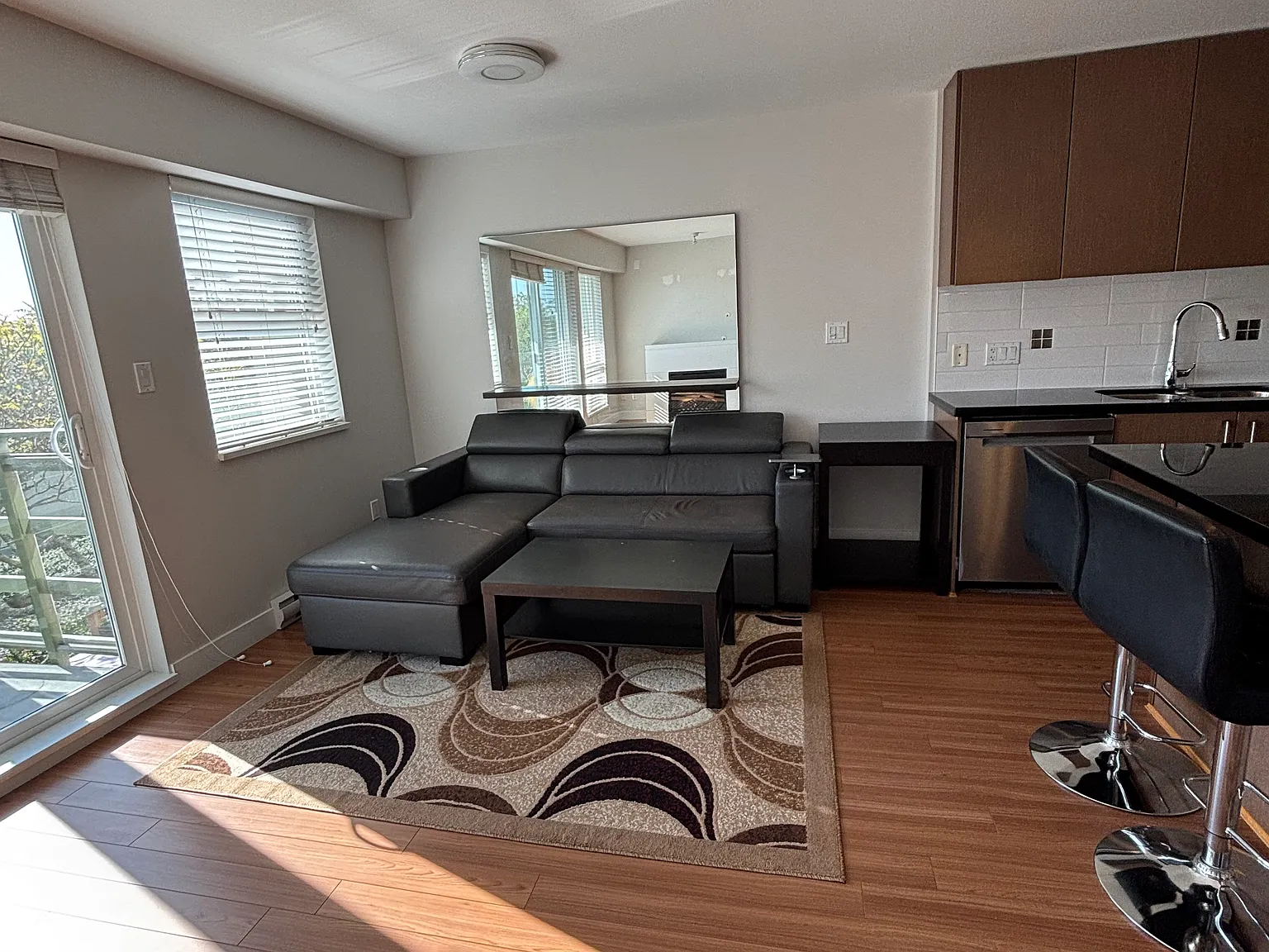 1 bedroom plus den condo — Photo 4