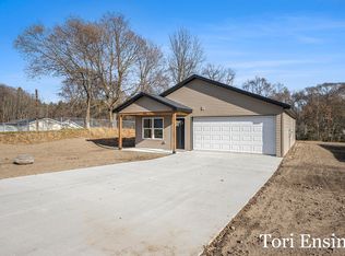 908 Moulton St, Belding, MI 48809