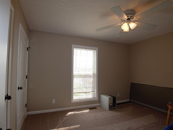 4th image of 238 Old Martin Chapel Rd