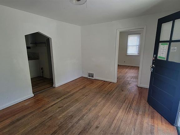 4th image of 3219 Coles Ave