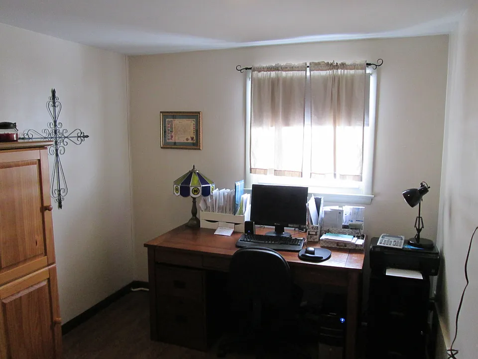 Office/Craft Room