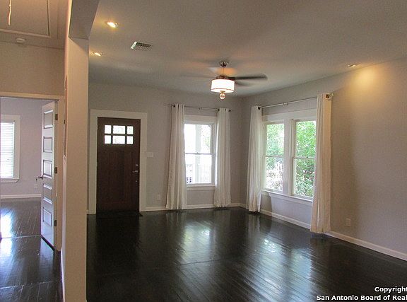 4th image of 520 E Courtland Pl