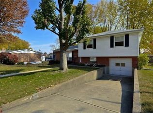 1080 Randell Ct, Florissant, MO