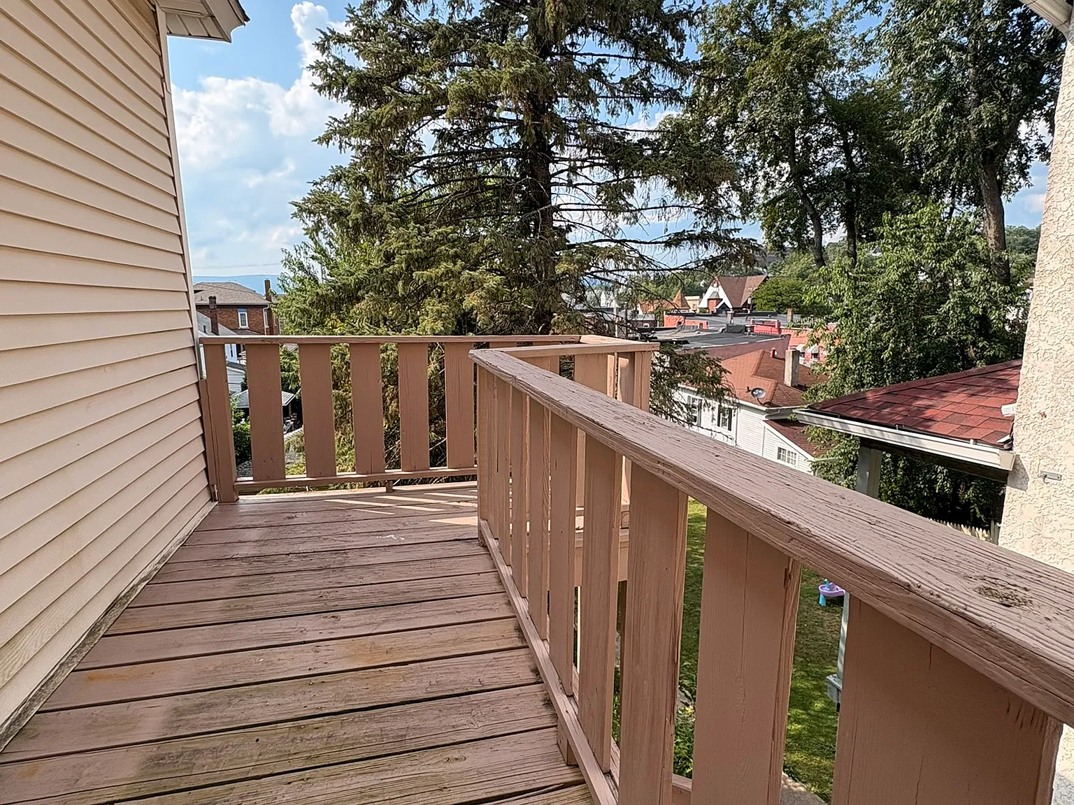 3 bed, 2200 sqft, $1,650 — Photo 4