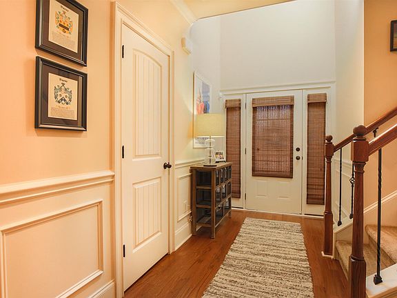 4th image of 5049 Saint Ives Dr