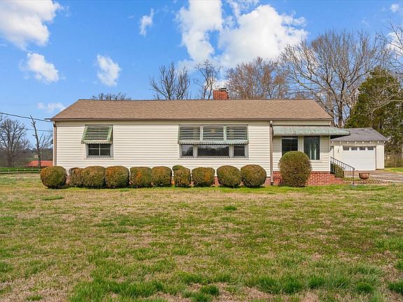 2nd image of 626 Lafayette Rd