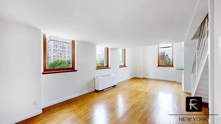 Rented by R New York | media 24