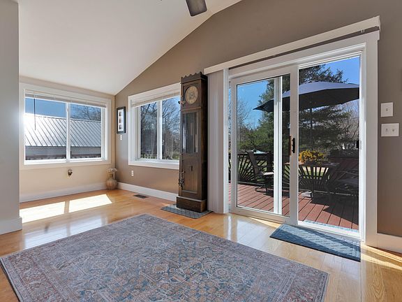 3rd image of 15 Sunset Avenue
