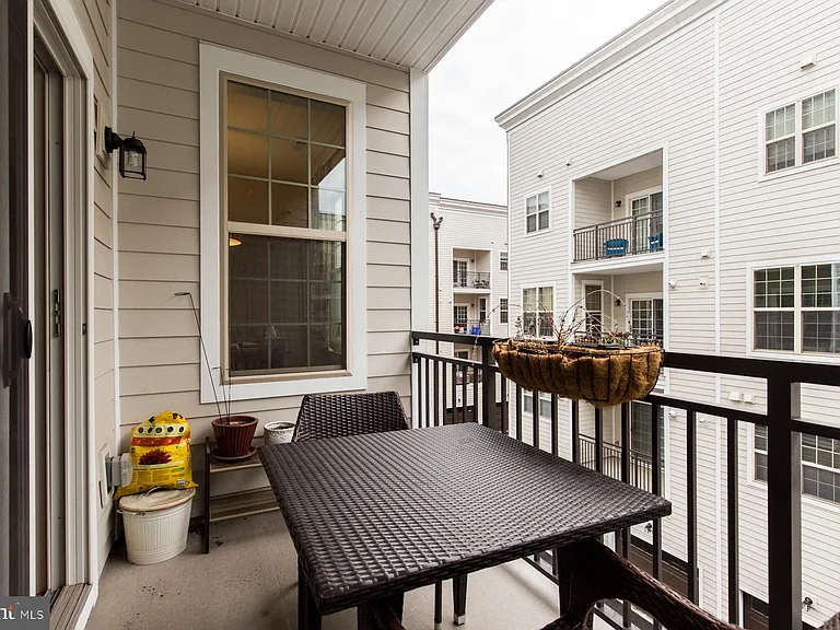 207 Brinley Ct — Photo 22