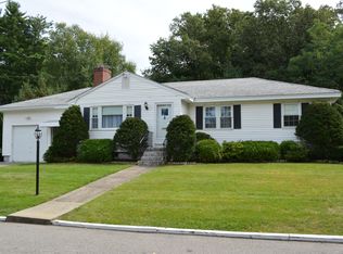 7 Marion Ave, Andover, MA 01810