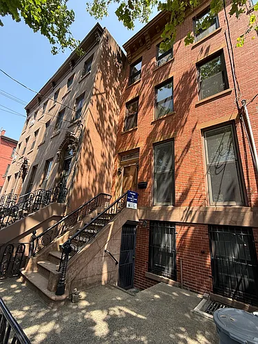 220 8th St #G Photo 1 220 8th St #G Photo 1