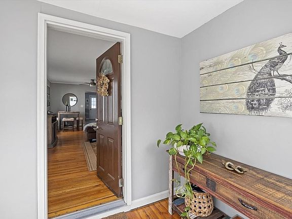 2nd image of 5 Englewood Ave E
