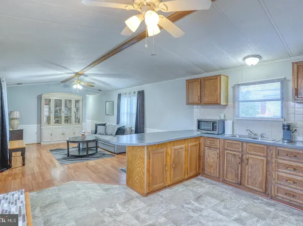 8 Rockcreek Dr, Elkton, MD 21921