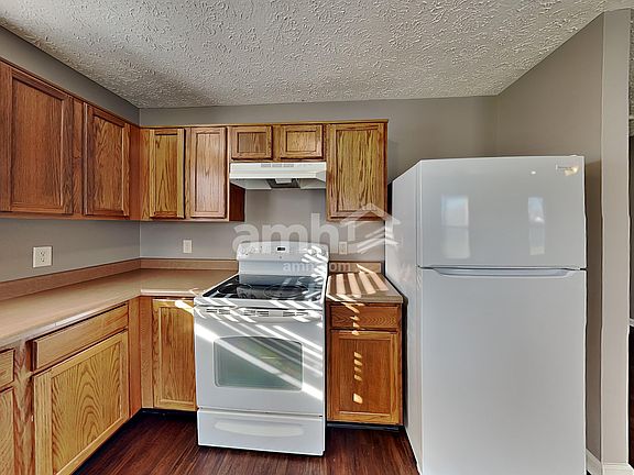 3rd image of 143 Hilltop Farms Blvd