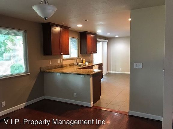 3rd image of 6958 SE Wilshire St
