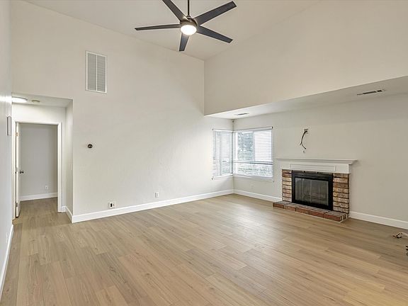 4th image of 15153 Yosemite Way #1